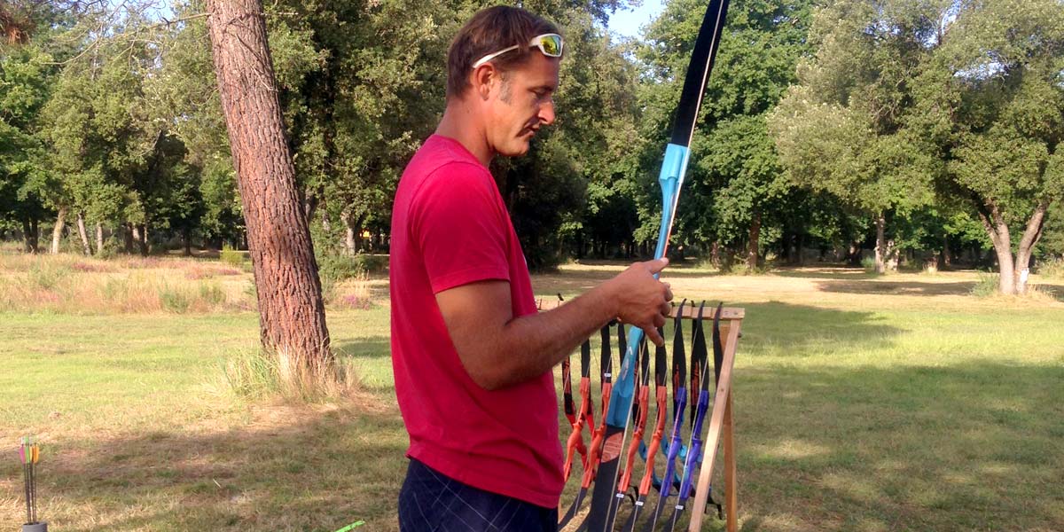 Archery with instructor at the Parc de Bellevue 17 campsite