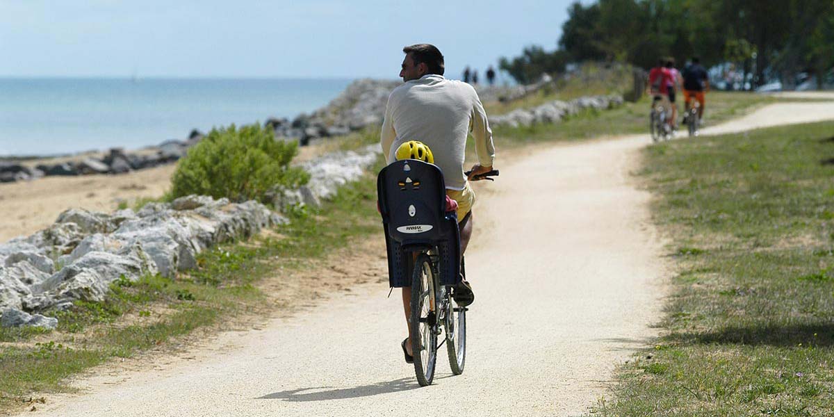 Bicycle path by the sea near the campsite in Arvert