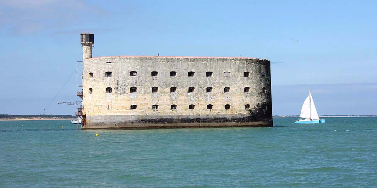 The famous Fort Boyard near the Parc de Bellevue campsite