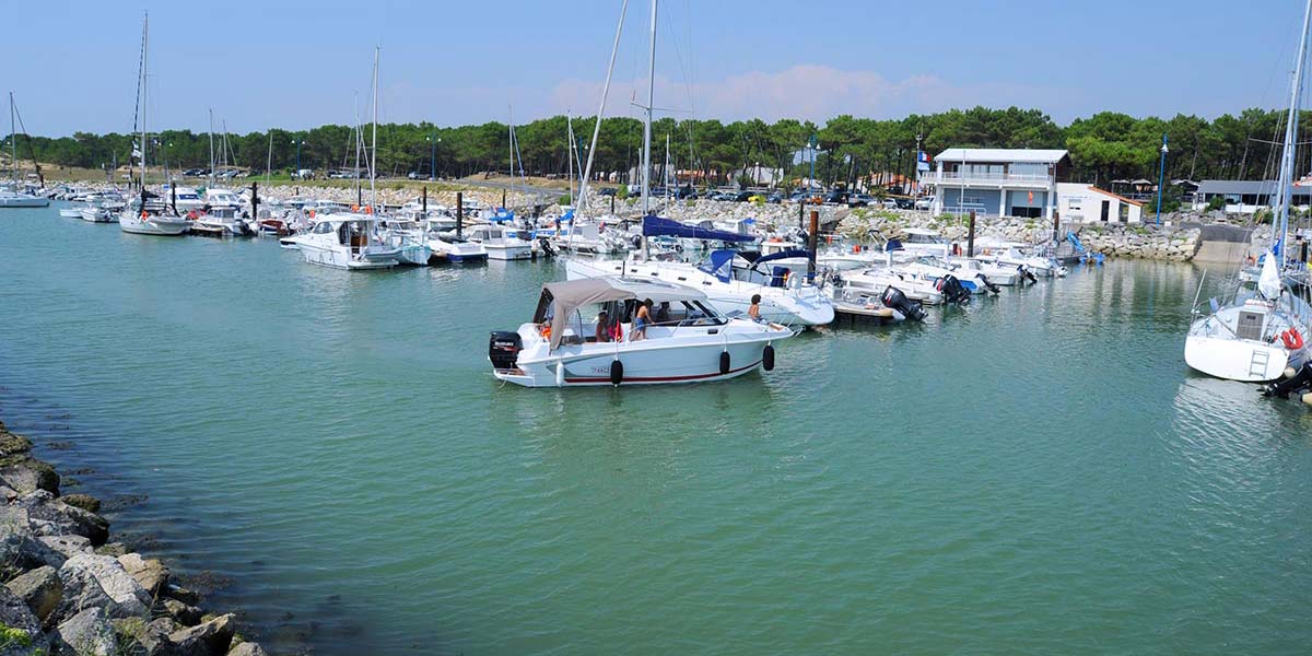 The Palmyre marina near the Parc de Bellevue campsite