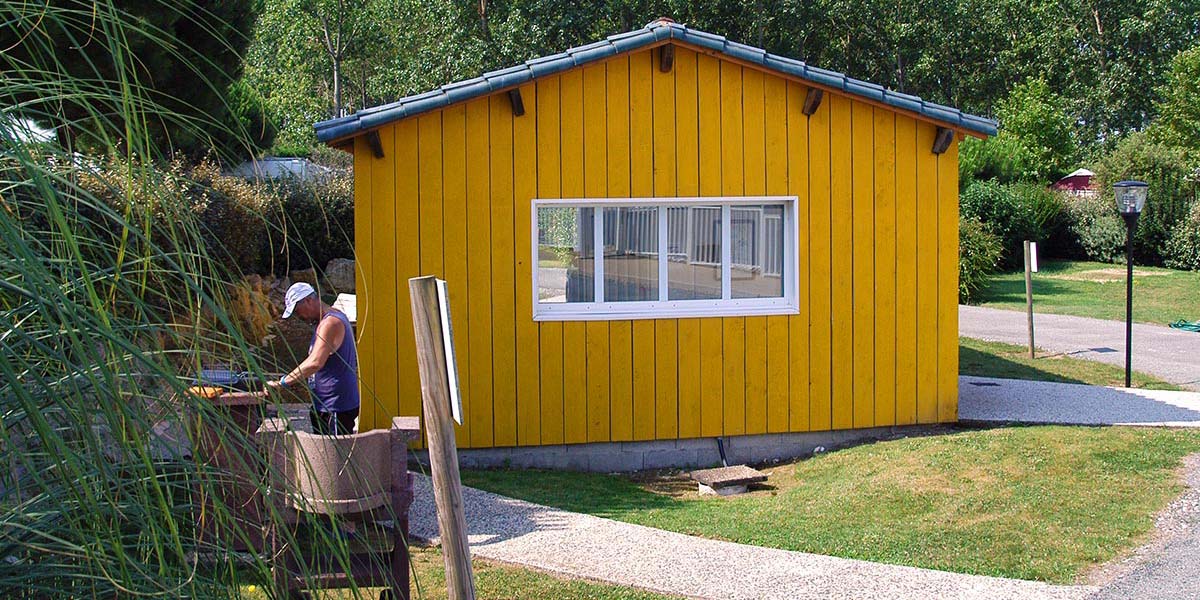 Barbecue and toilet block at the campsite near La Palmyre